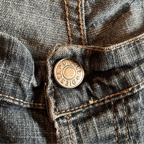 Distressed diesel flare jeans - Picture 7 of 9